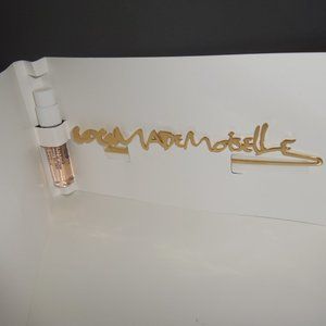 CHANEL MADEMOISELLE SPRAY SAMPLE WITH BROOCH AND SILK ZIP BAG